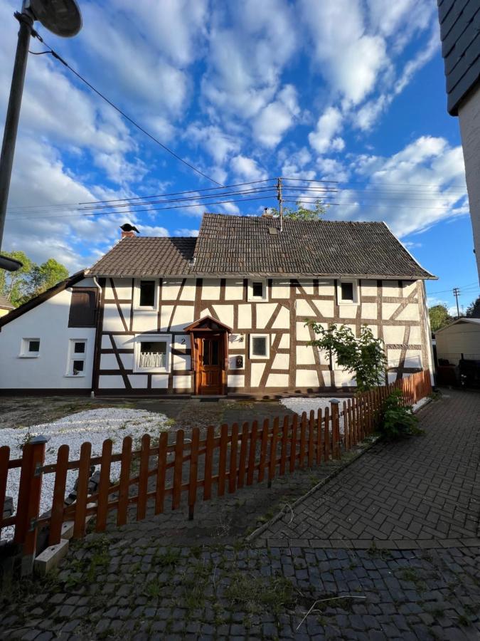 Peterslahr 300 Jahre Altes Renoviertes Fachwerkhaus 빌라 외부 사진